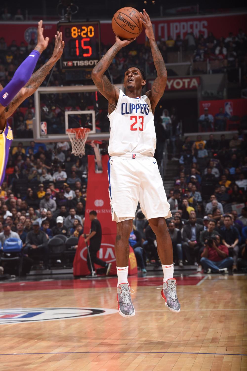 策略正在向 策略正在向